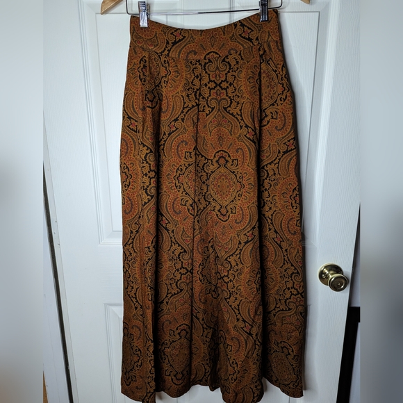 Byblos Wool black and tan paisley print long full skirt made in Italy size 42 - Picture 1 of 8